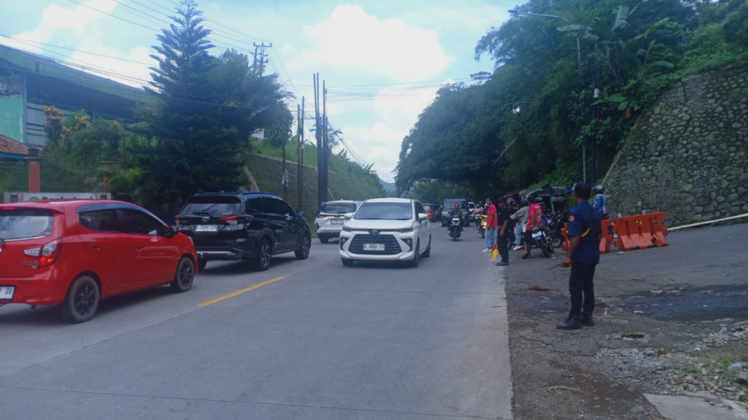 Arus Balik: Simpang Winduaji Ramai Cenderung Padat