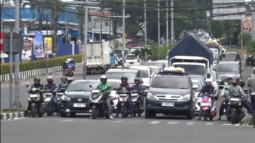 Volume Kendaraan Arus Balik Lebaran di Malang Naik, Lalu Lintas Tetap Terkendali
