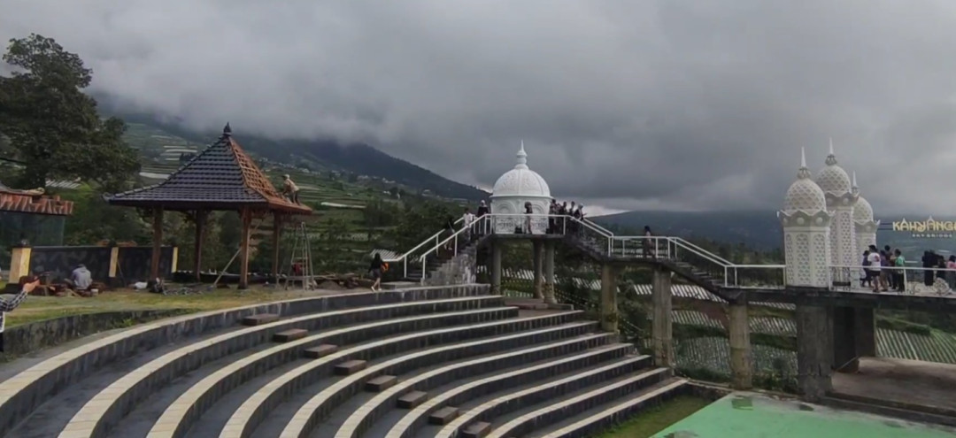 Obyek Wisata Negeri Kahyangan Magelang Dipadati Pengunjung Saat Libur Natal dan Tahun Baru