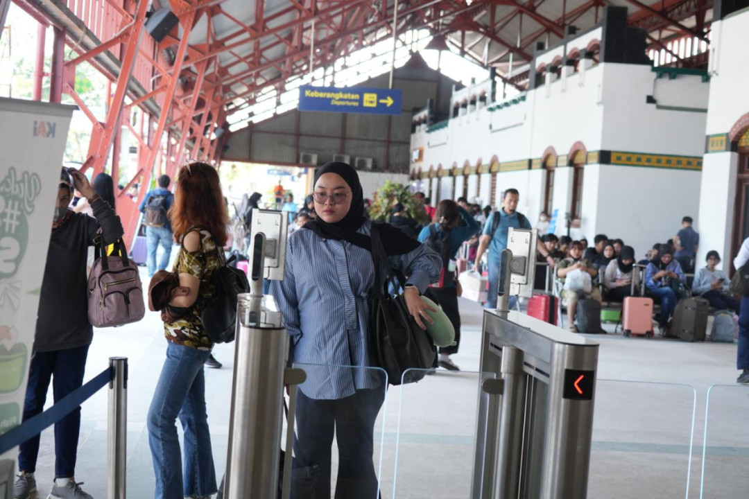 Update Angkutan Lebaran 2026 Penumpang Turun di Stasiun Pekalongan Capai 16 Ribu