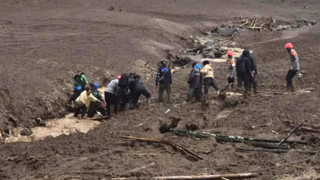 Bupati Bandung Barat Tetapkan Status Darurat Bencana Usai Longsor di Cisarua