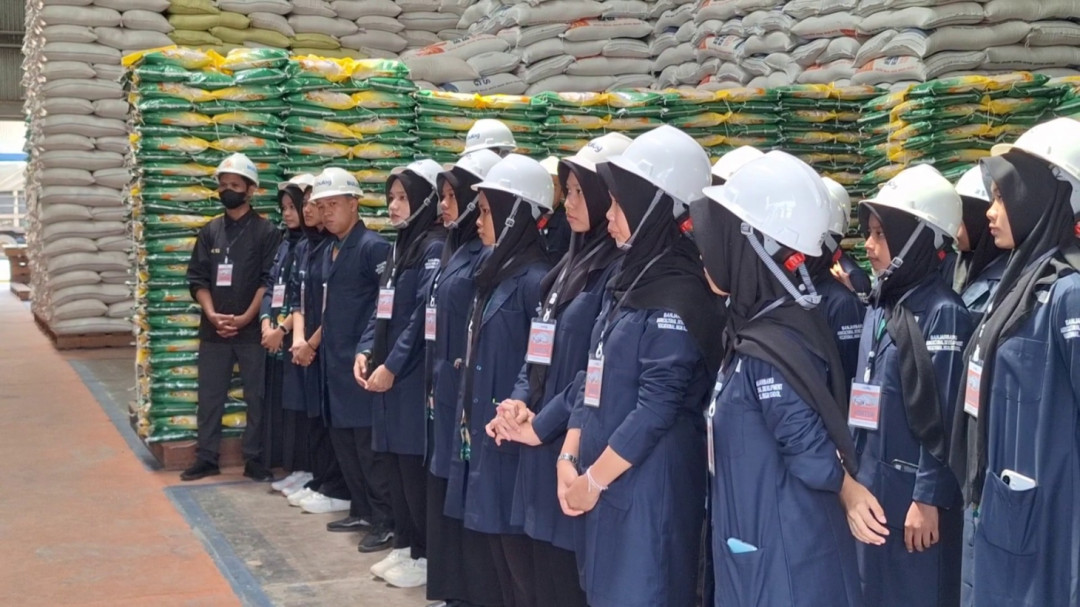 Edukasi Ketahanan Pangan, Bulog Kalsel Buka Gudang Beras untuk Kunjungan Siswa