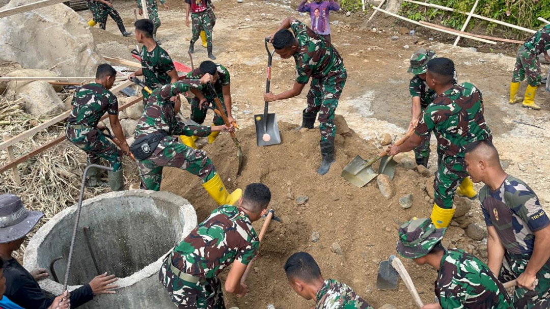 TNI AD Bangun Jembatan Gantung Perintis Garuda Pulihkan Akses Warga