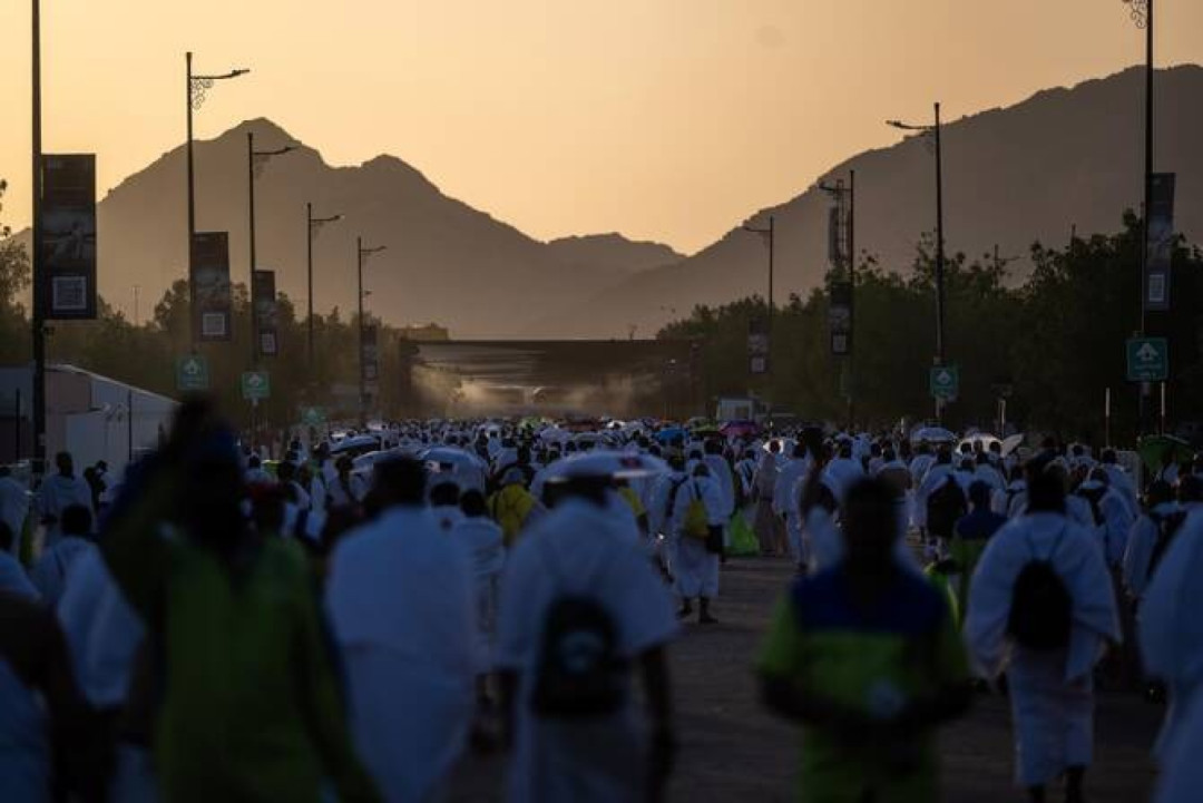 Dari Arafah ke Muzdalifah: 1,6 Juta Jemaah Haji Lanjutkan Perjalanan Suci dalam  Ibadah dan Teknologi