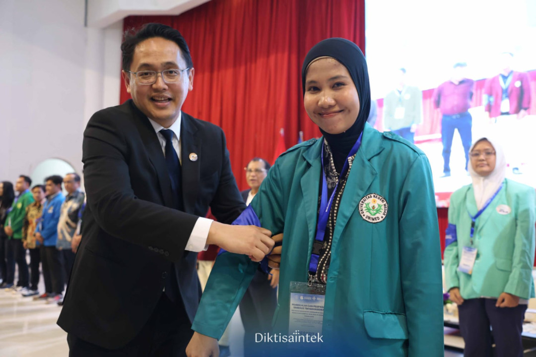 Kemdiktisaintek Terjunkan Ribuan Mahasiswa tuk Pemulihan Pasca Bencana Sumatra