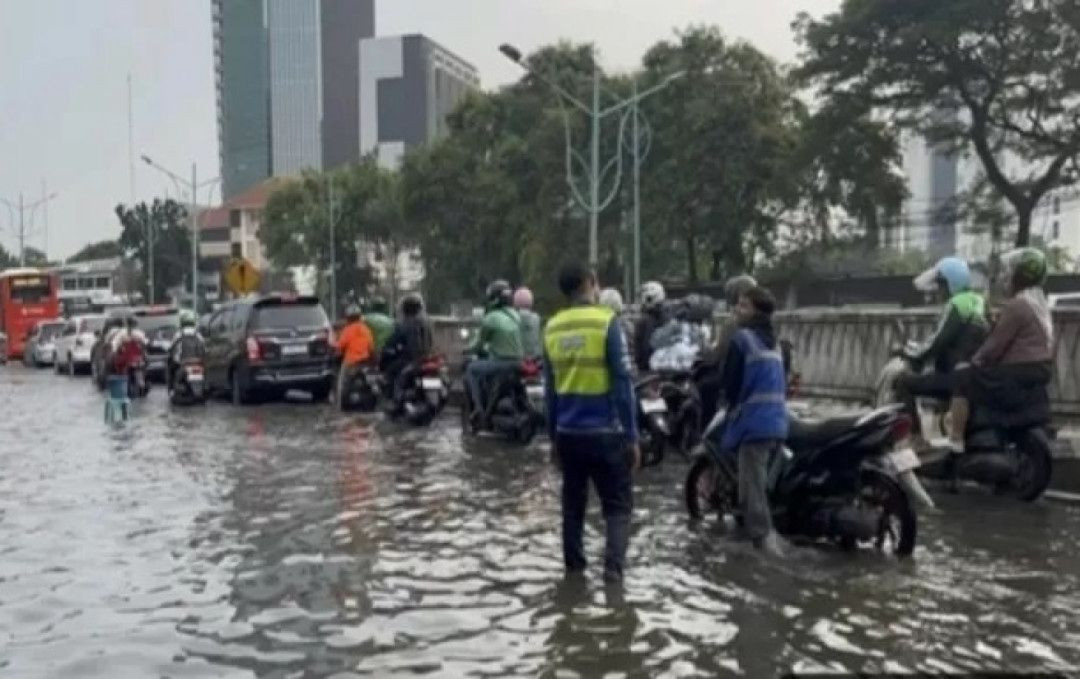 Dua RT di Pesanggrahan Terendam Banjir Akibat Hujan Deras dan Luapan Kali