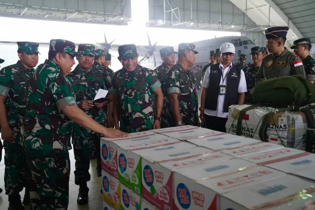Panglima TNI Lepas Satgas Garuda Merah Putih II untuk Salurkan Bantuan Kemanusiaan ke Gaza