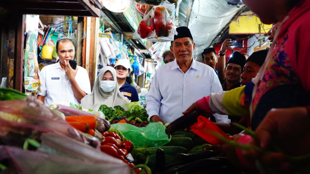 Bambang Haryo Sidak Harga dan Soroti Infrastruktur Pasar Larangan Sidoarjo