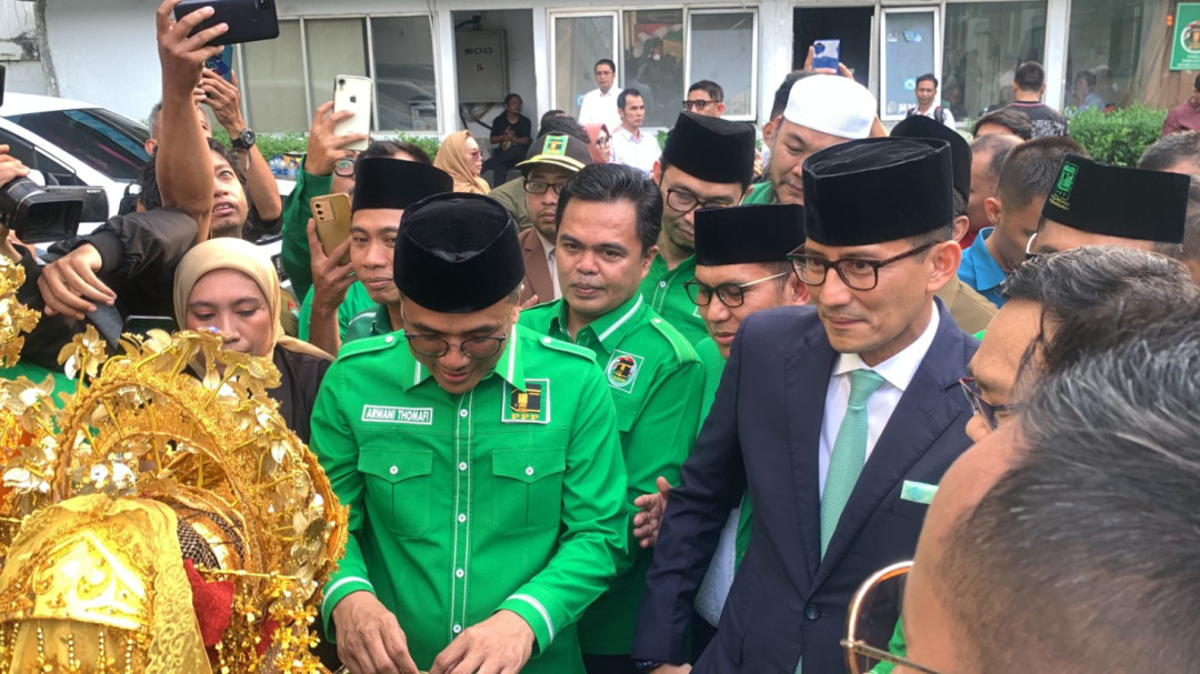 Kedatangan Sandiaga Uno Disambut Meriah Oleh Marawis dan Salawat