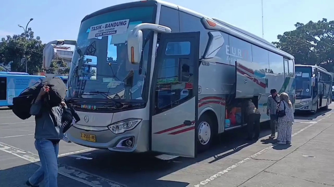 Pemudik di Terminal Cicaheum Terus Bertambah Jelang Lebaran