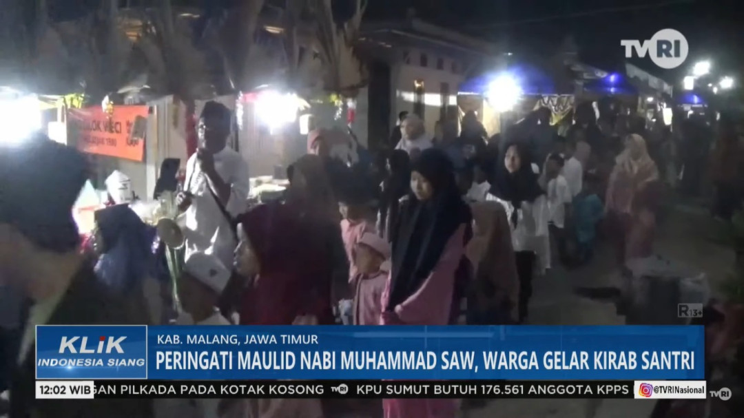 Peringati Maulid Nabi Muhammad SAW, Warga Njago Tumpang Gelar Kirab Santri Hingga Tradisi Rebutan Tumpeng