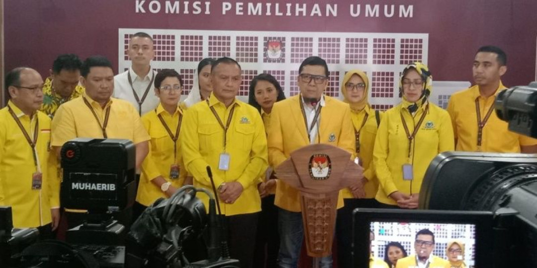 Diwakili Sekjen, Partai Golkar Serahkan Nama Bacaleg ke KPU