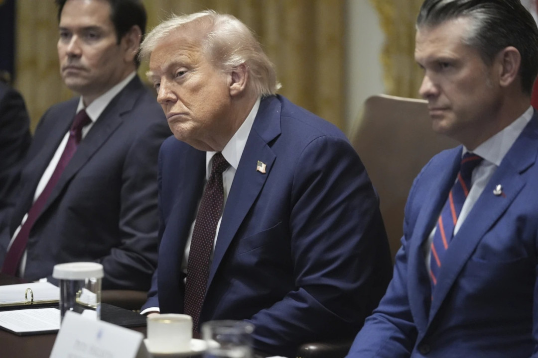 Trump Obral Senjata Rp 12 Triliun ke Ukraina