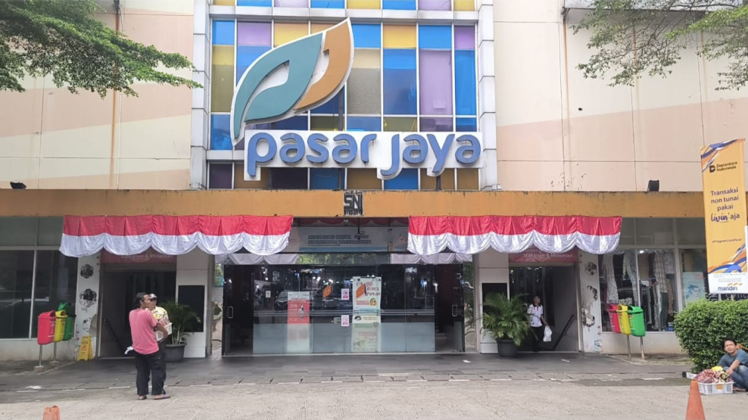 Pasca Demo, Pedagang Pasar Mayestik Mulai Berjualan Meski Pembeli Sepi