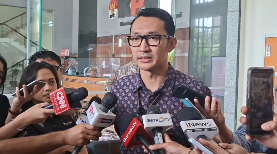 Terjaring OTT di Pekalongan, Bupati Fadia Arafiq Dibawa ke Gedung Merah Putih KPK