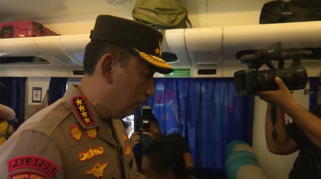 Arus Mudik Nataru, Kapolri Tinjau Stasiun Pasar Senen