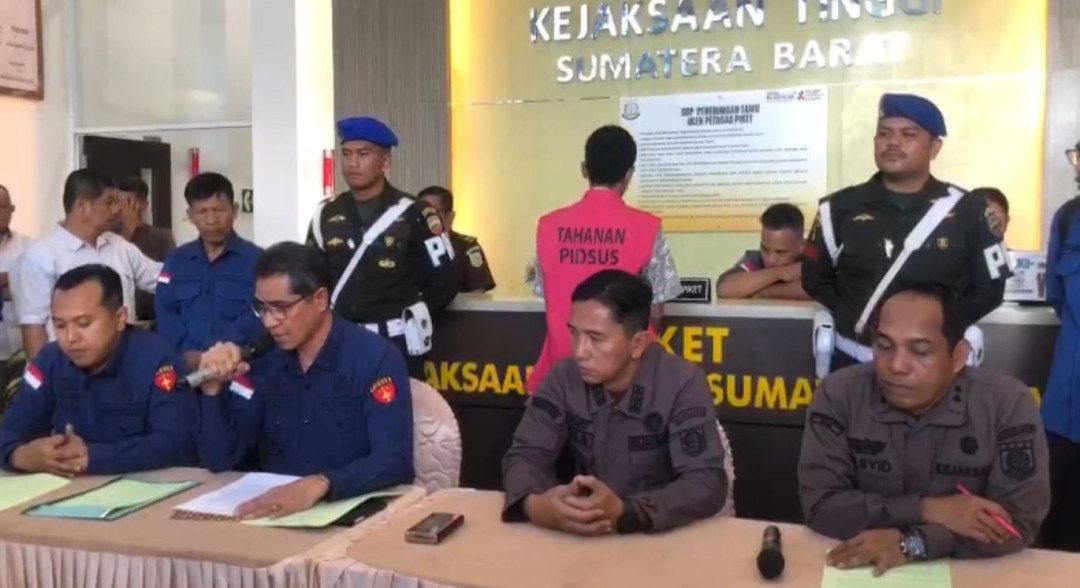 Korupsi Dana Trans Padang, Eks Dirut PSM Resmi Ditahan Kejati Sumbar