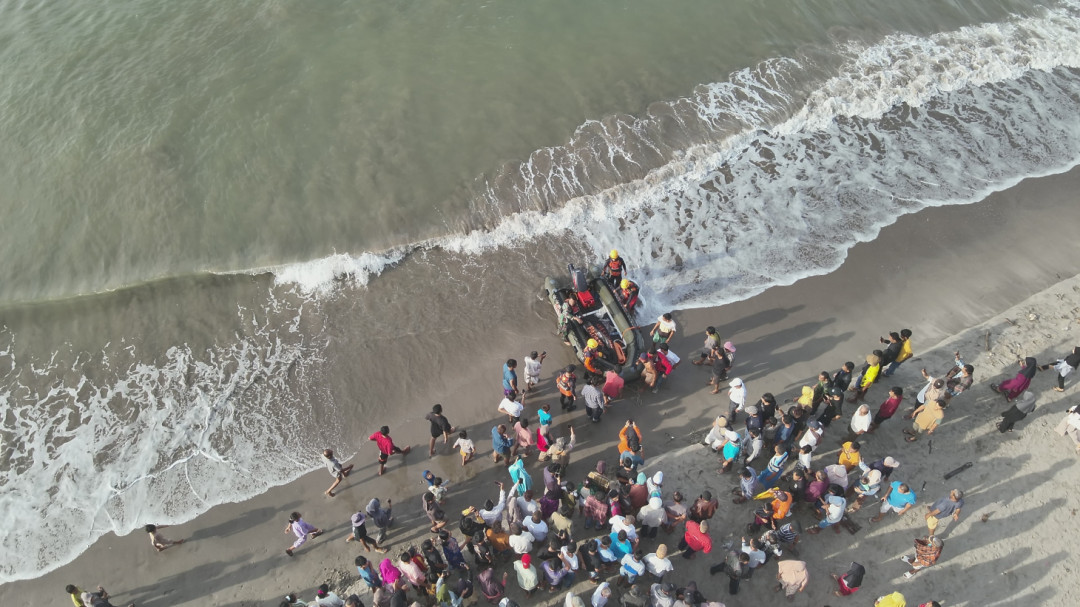 Dua Remaja yang Hilang Terseret Ombak di Pantai Tiku Ditemukan Meninggal Dunia