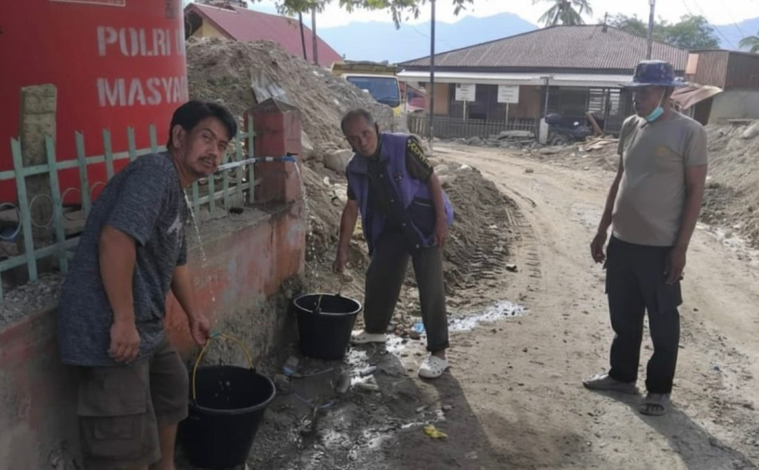 Pascabencana di Maninjau, Personel Gabungan Bersihkan Material Longsor dan Bangun Sumur Bor