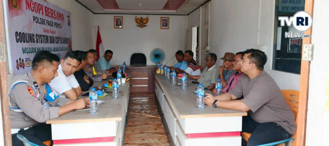 Kapolsek Pasir Penyu Serukan Pilkada Bermartabat Saat Ngopi Bareng PBB