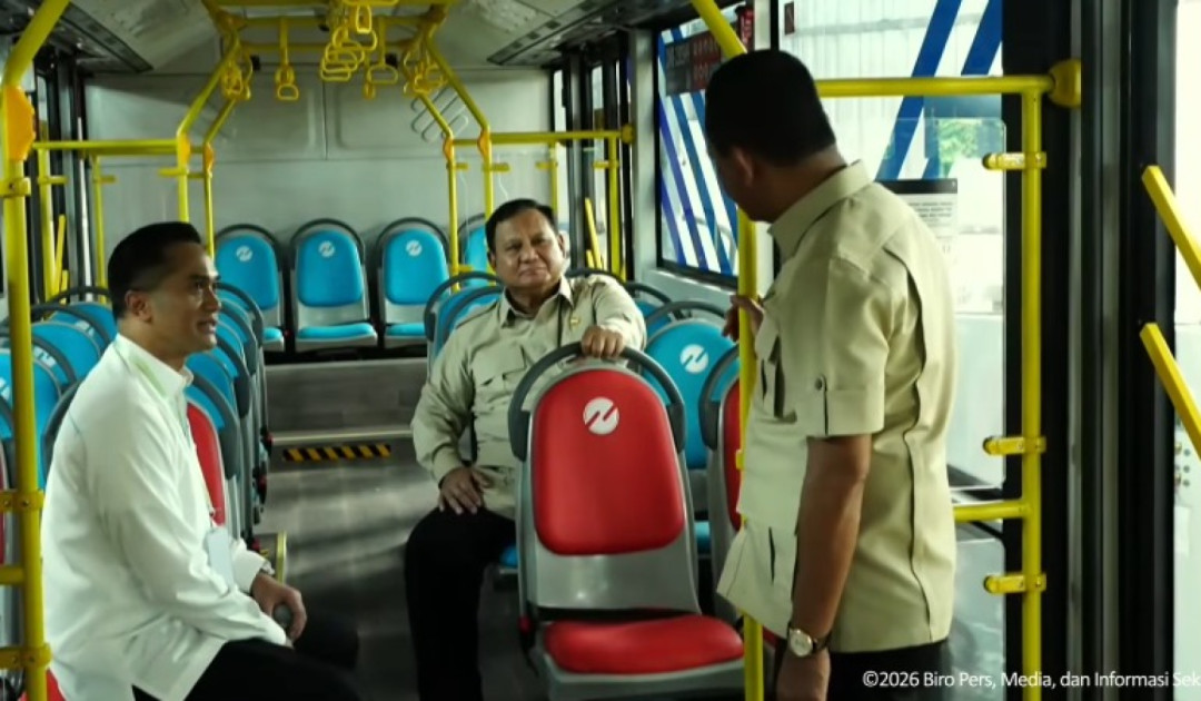 Presiden Prabowo Tinjau Pabrik Bus Listrik, Dorong Transformasi Energi