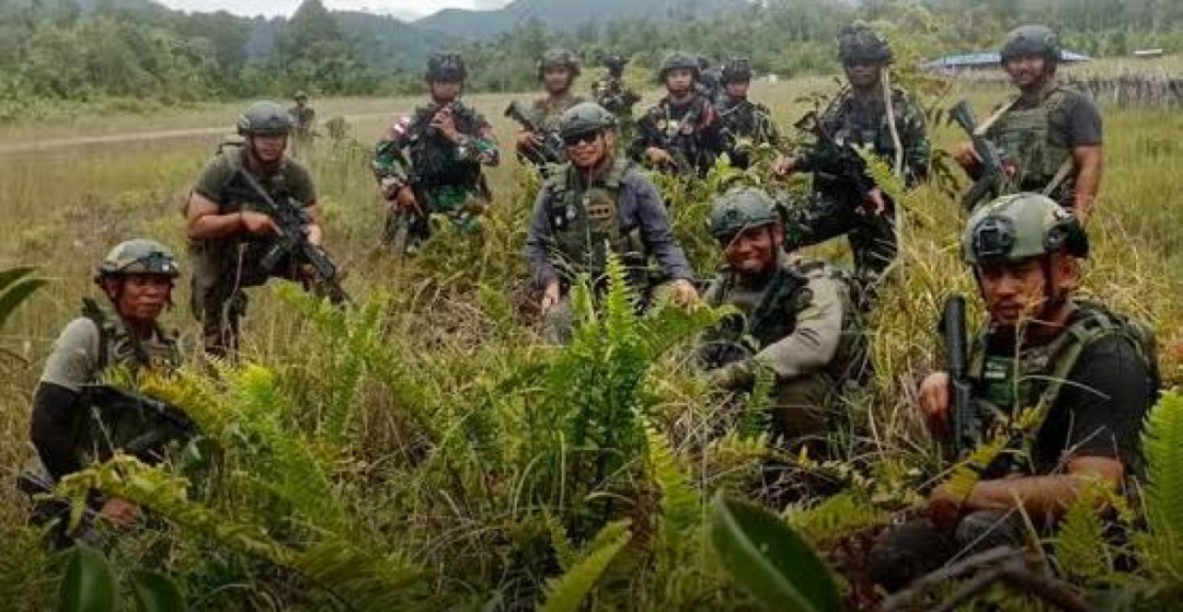 Satgas Damai Cartenz 2023 Tangkap 4 Anggota KKB di Pegunungan Bintang, 2 Senjata Api Disita