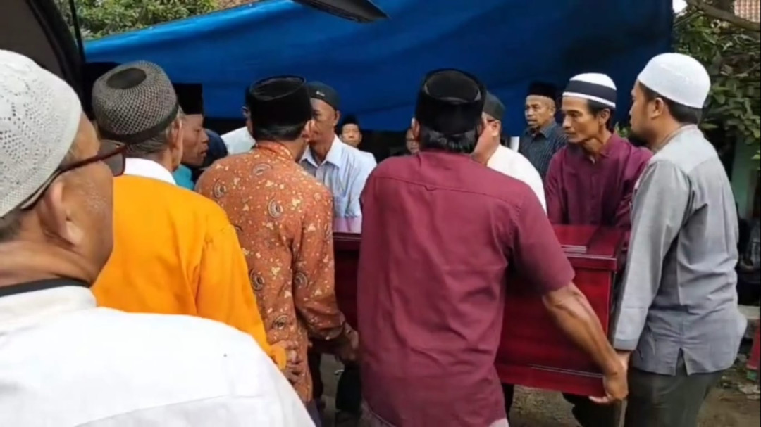 Jenazah Novia Korban Kebakaran Gedung Terra Drone Dimakamkan di Lampung