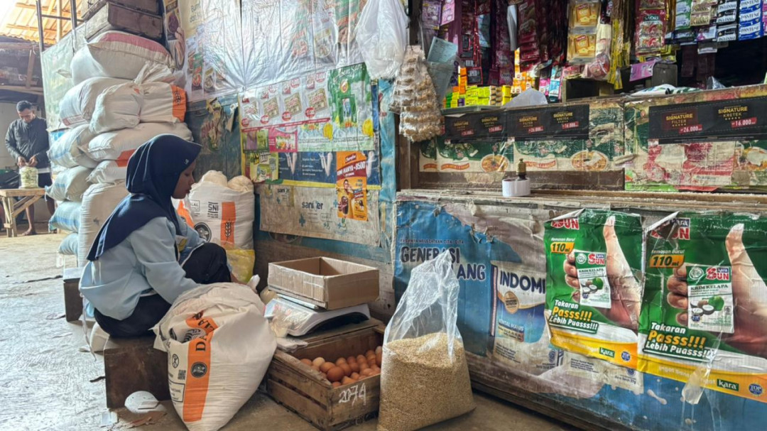 Jelang Lebaran, Harga Sembako di Pasar Cilongok Merangkak Naik