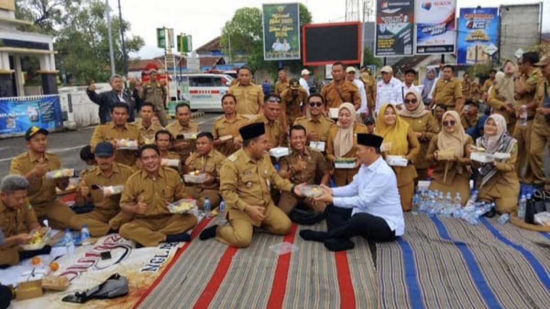 Kemendes PDT Dorong Penguatan Desa Tematik Padi Organik di Hari Desa Blora