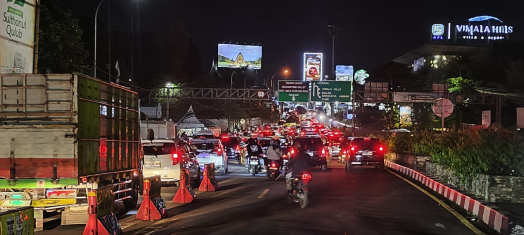 Simpang Gadog ke Arah Puncak Padat Merayap, Polisi Belum Berlakukan One Way