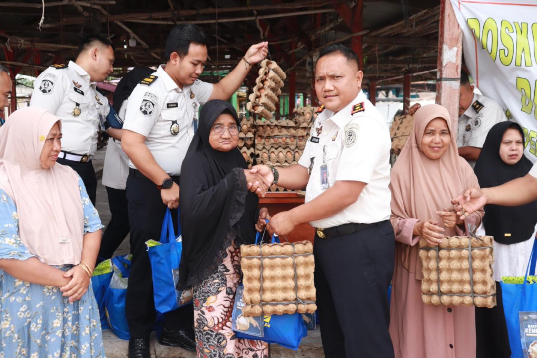 Kepedulian Bersama, Lapas Pasir Pangarayan Salurkan Bansos untuk Korban Kebakaran di Rohul