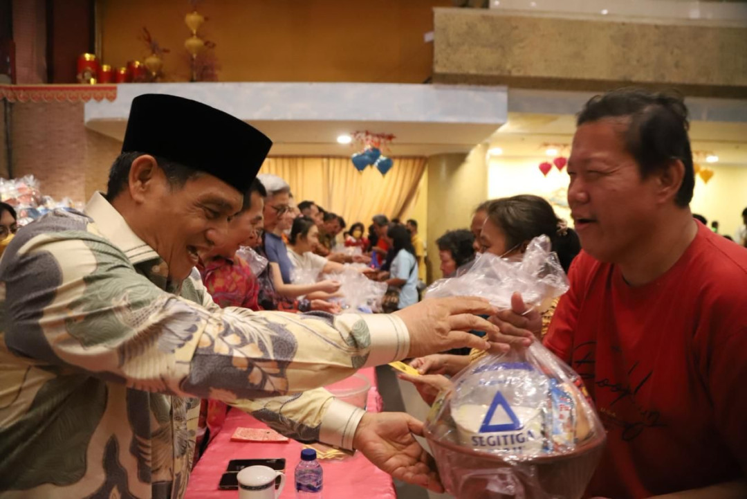 Berbagi di Momen Imlek, Wamenag: Merawat Persaudaraan