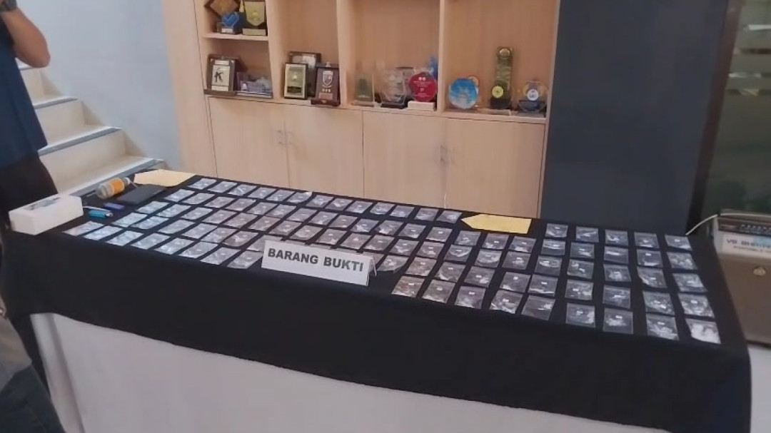 Polresta Manado Bongkar Sindikat Pengedar 98 Paket Sabu