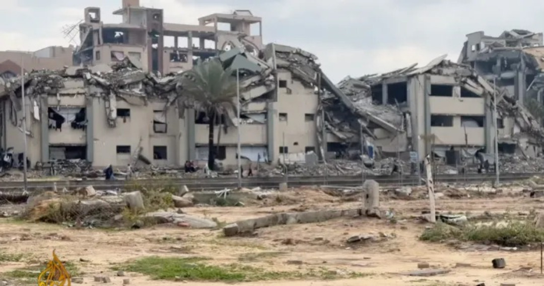 Mahasiswa Gaza Kuliah di Tengah Puing Universitas