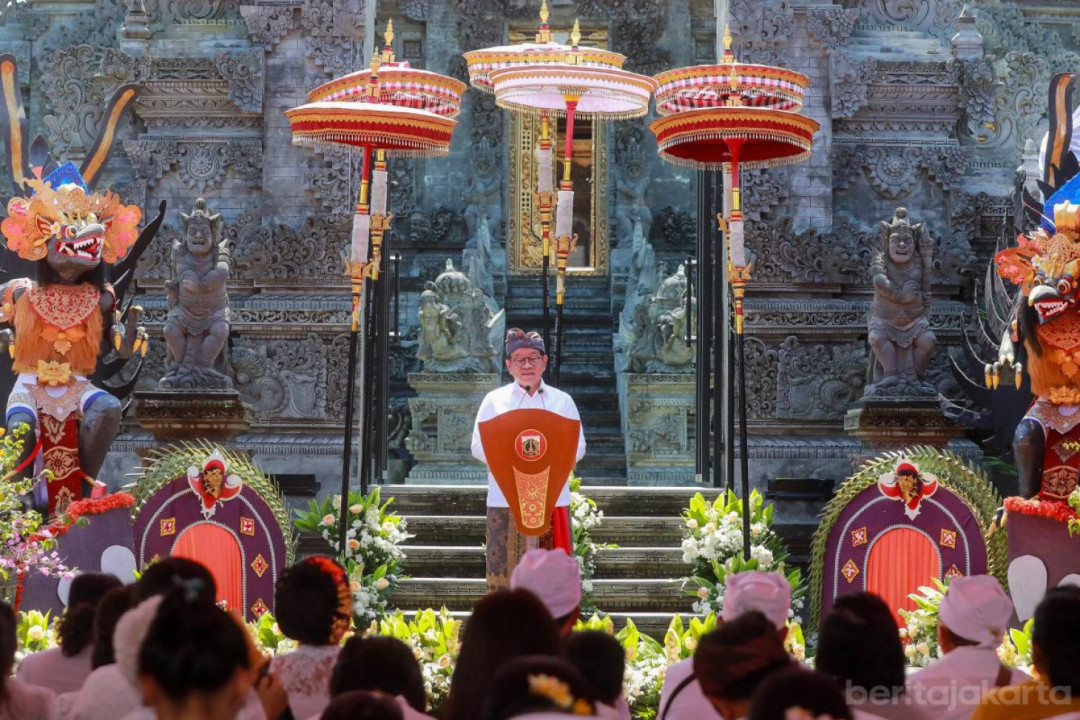 Pramono Anung Hadiri Upacara Melasti Nyepi di Pura Segara, Ajak Warga Jaga Toleransi