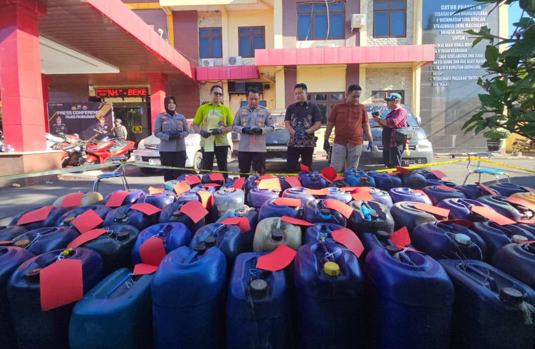 Polres Probolinggo Ungkap Penyalahgunaan BBM Bersubsidi, 7 Tersangka Diamankan