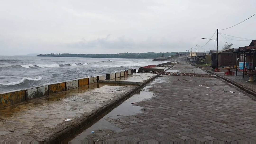 BMKG Peringatkan Potensi Banjir Rob di Pesisir Sumbawa dan Sumbawa Barat