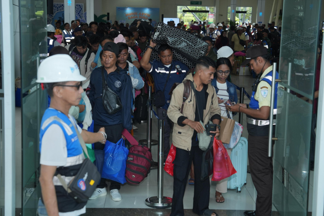 PELNI Larantuka Catat Lonjakan Signifikan Penumpang Arus Mudik Lebaran