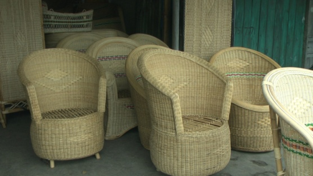 Ekonomi Kreatif Rajutan Berbahan Rotan