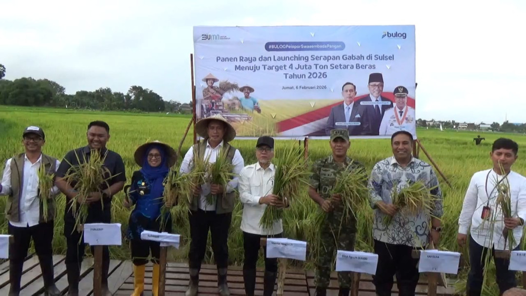 Zulkifli Hasan Dorong Bulog Serap 4 Juta Ton Beras untuk Ketahanan Pangan