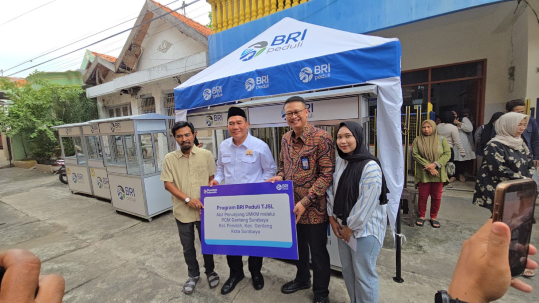 Lima UMKM Surabaya terima bantuan modal dan peralatan dari DPR RI