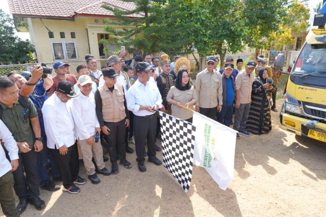 Wamendagri Tegaskan Pemulihan Sawah Terdampak Bencana di Sumatra Jadi Prioritas