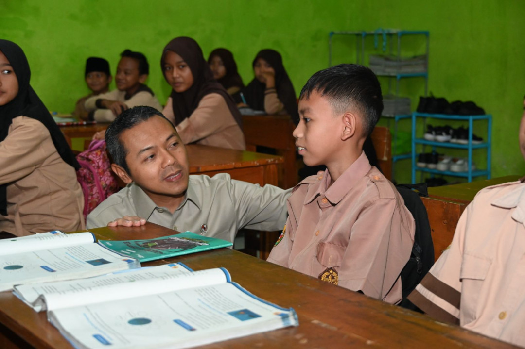 Wamendikdasmen Dorong Budaya Bersih di Sekolah Lewat Gerakan ASRI