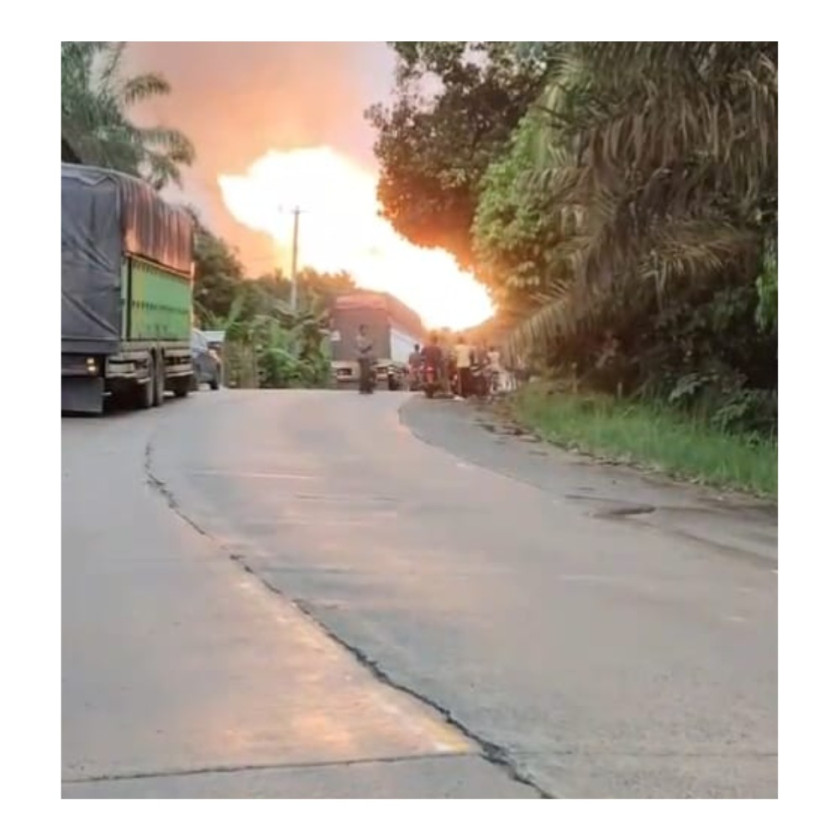 Pipa Gas PT Transgasindo di Batu Ampar Bocor, Jalintim Sumatera Ditutup Sementara