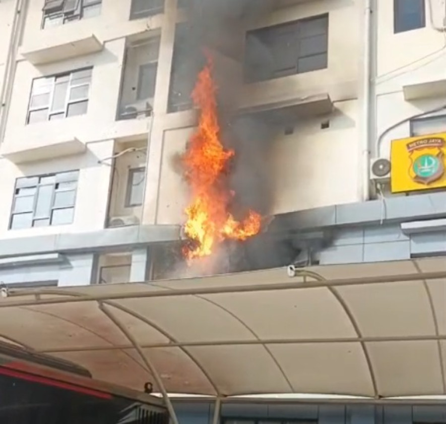 Kebakaran Polres Metro Jakarta Barat, Api Berhasil Dipadamkan