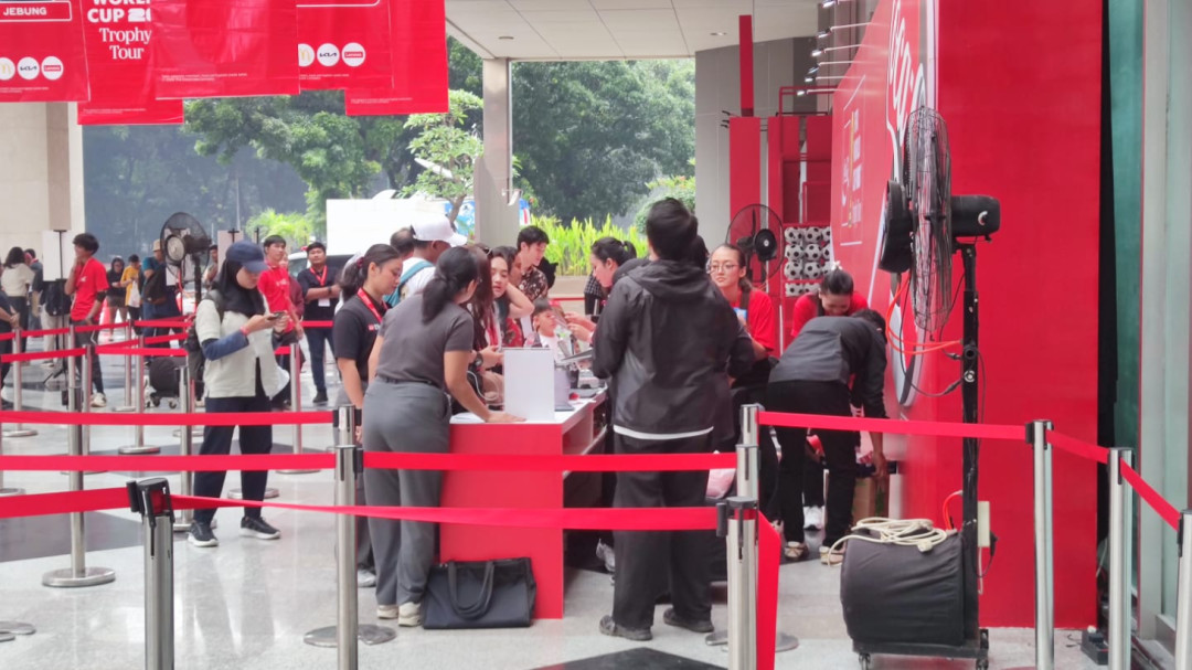 Antusiasme Publik Padati JCC Sambut Trofi Piala Dunia FIFA