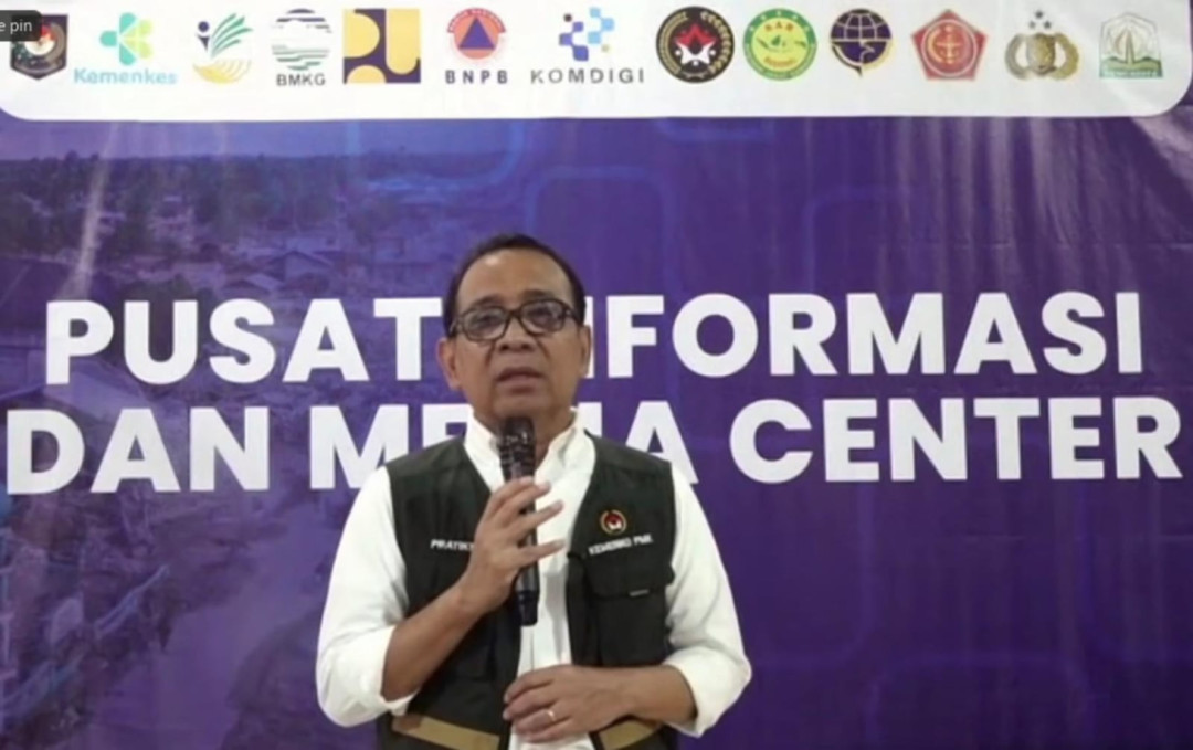 Pemerintah Cabut Izin Sawit dan Segel Tambang Berisiko di Sumatera