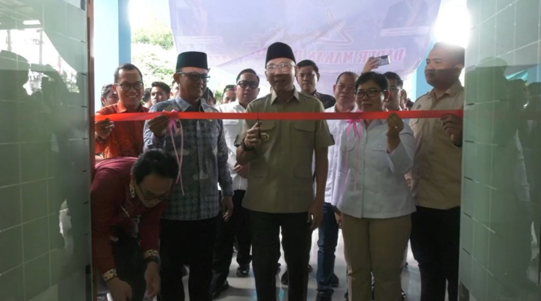Gubernur Lampung Resmikan Sppg di Seputih Raman