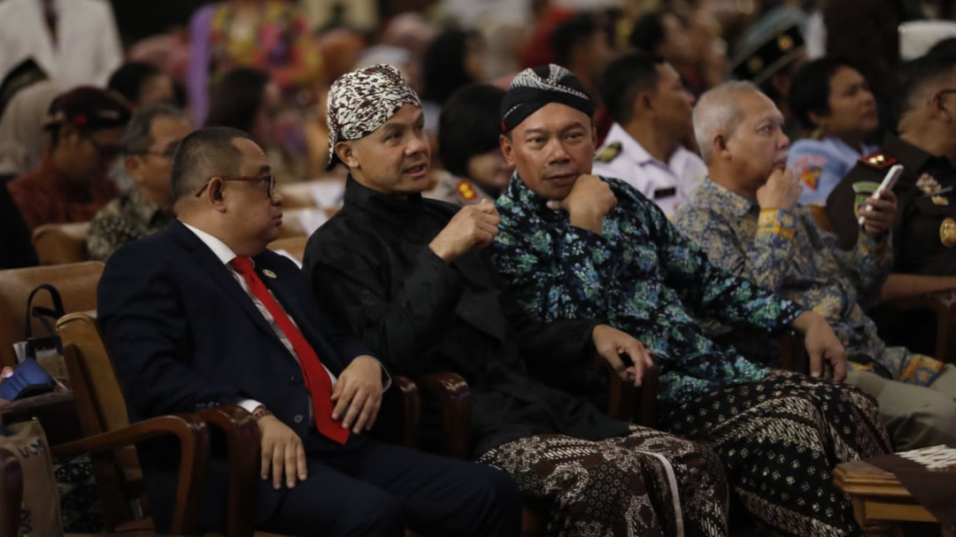 Ganjar Minta Lulusan Muda Bisa Optimalkan Potensi Perguruan Tinggi Hadapi Bonus Demografi