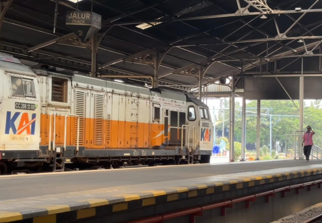 H-1 Lebaran, 9.439 Penumpang Tiba di Daop 3 Cirebon